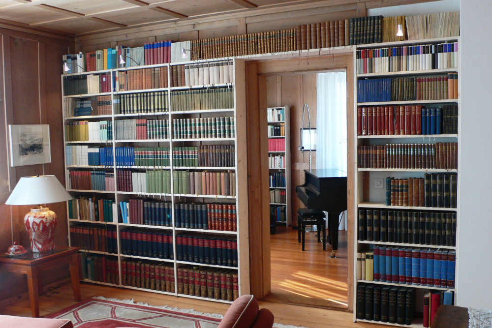 Umbau eines Zimmers zu einer Bibliothek